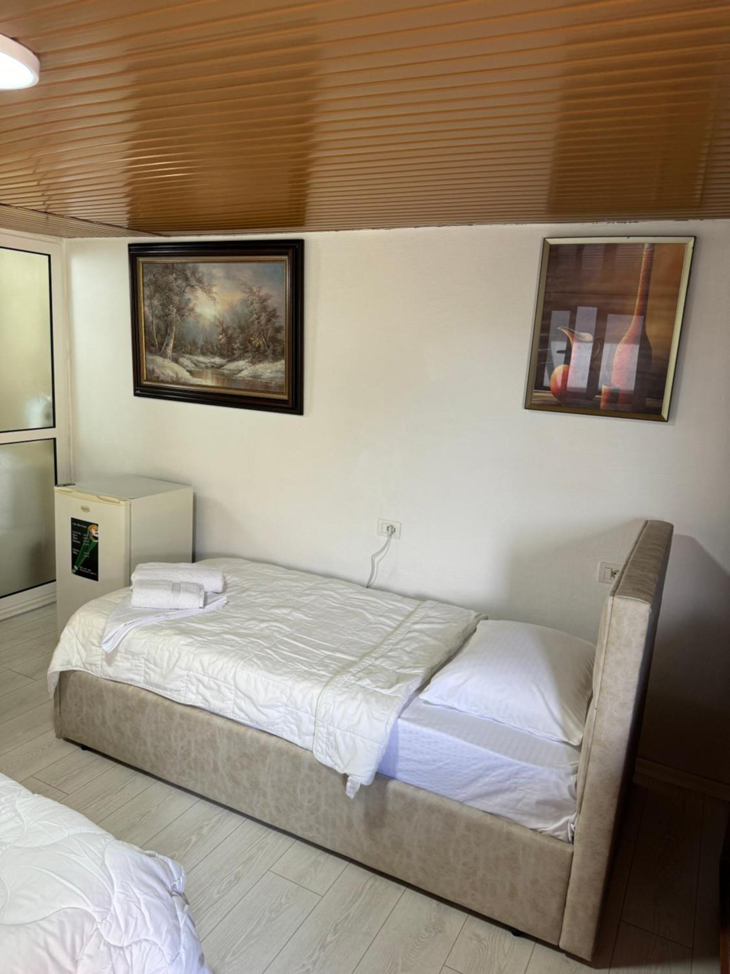 Lake Bliss Cabins ชโคเดอร์ ภายนอก รูปภาพ